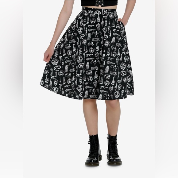 Social Collision Animal Skeletons Midi Skirt
Hot Topic - Picture 1 of 9